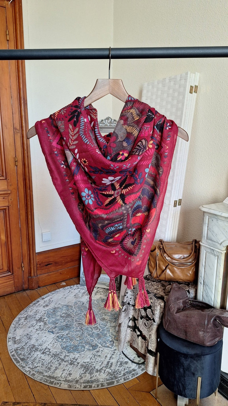 Foulard carré avec pompon bordeaux
