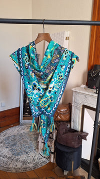 Foulard carré avec pompons bleu