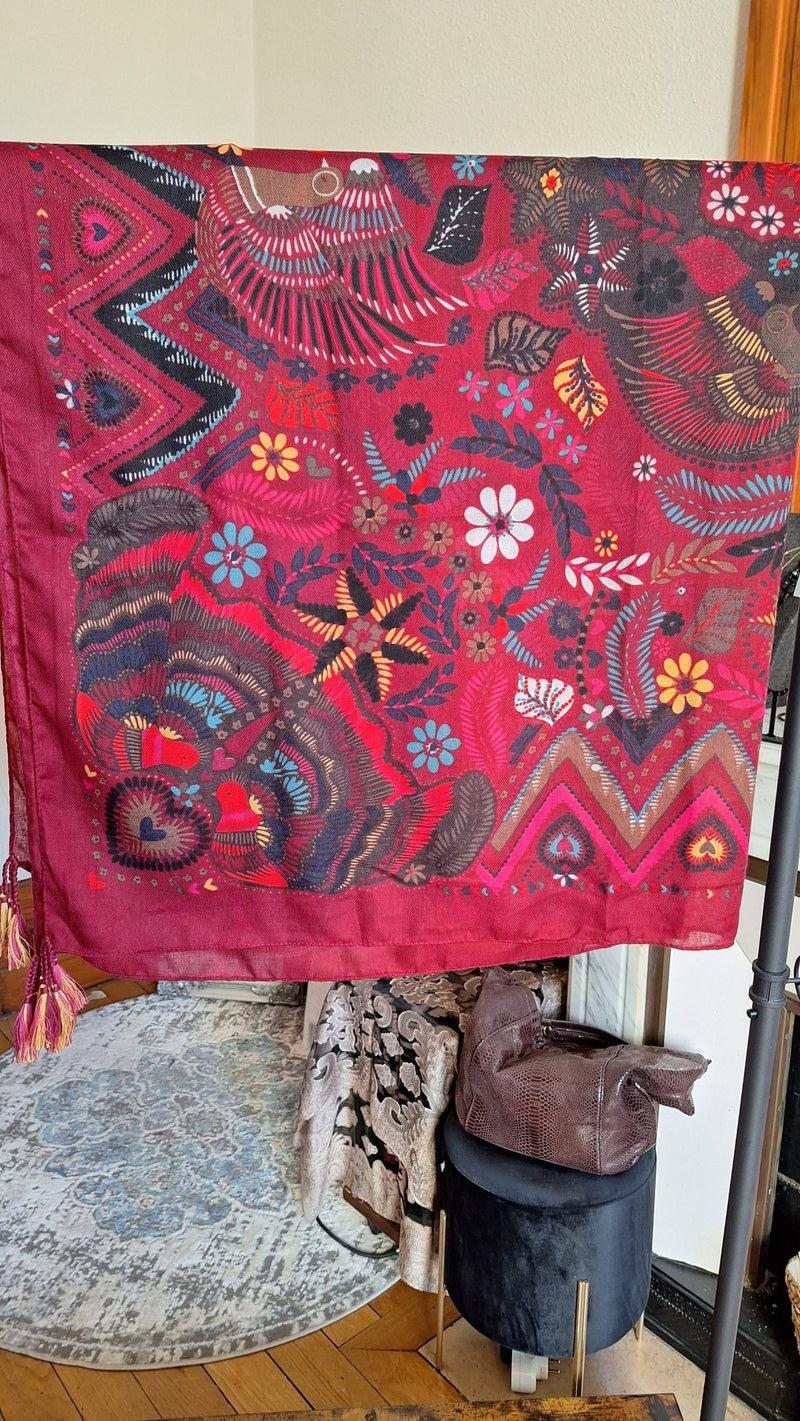 Foulard rouge à motifs
